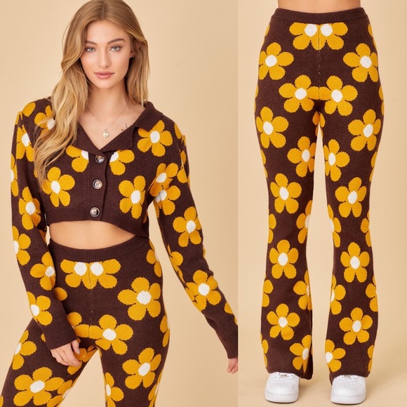 *24 HOUR SALE* Living The Life Brown Daisy Print Knit Sweater - Picture 4 of 9